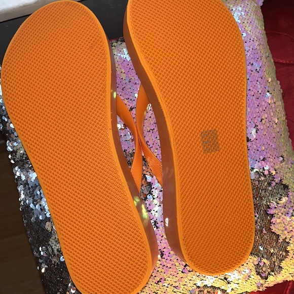 Coach Flip Flops - Picture 3 of 7